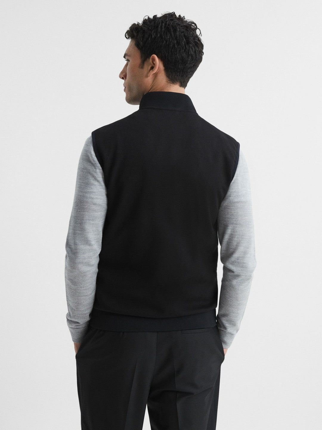 Hybrid Quilted Gilet in Black Men | Reiss