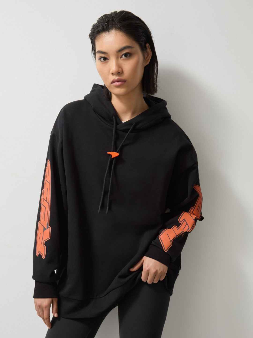 McLaren F1 Team Oversize Toggle Hoodie Unisex Fit in Black Men | Reiss