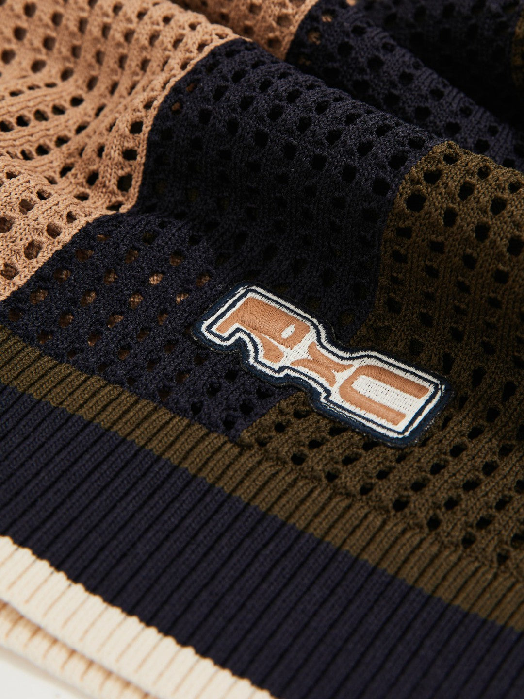 | Ché Crochet Colour-Block Shorts in Camel/Green Men | Reiss