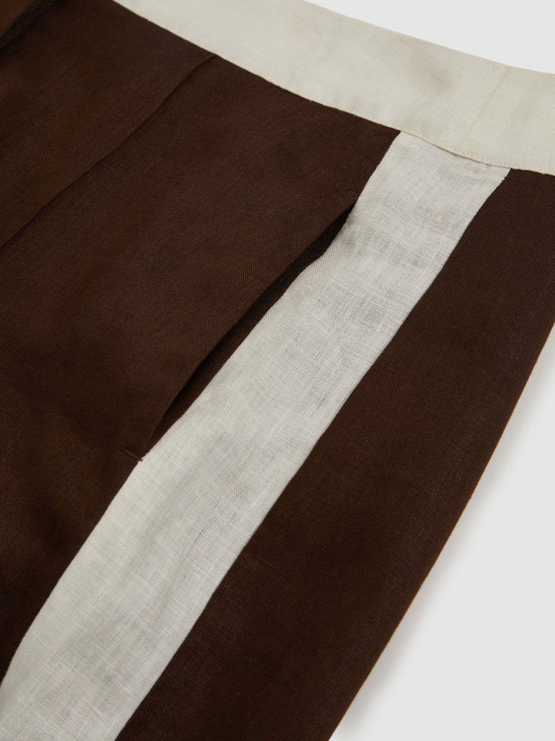 Linen Colourblock Shorts in Chocolate/Cream Women | Reiss
