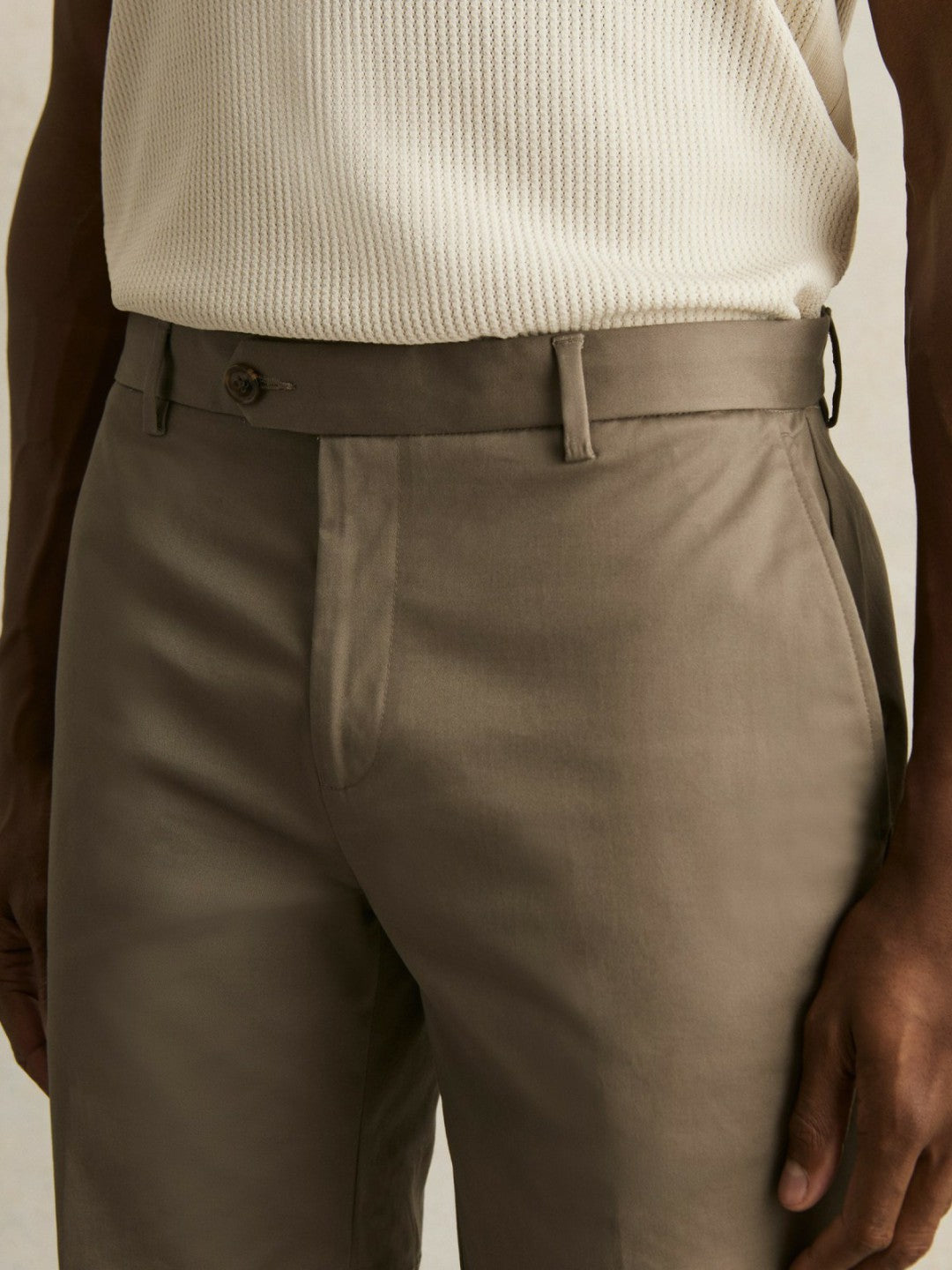 Oe Hampton Cotton Chino Shorts with Stretch in Taupe Men | Reiss