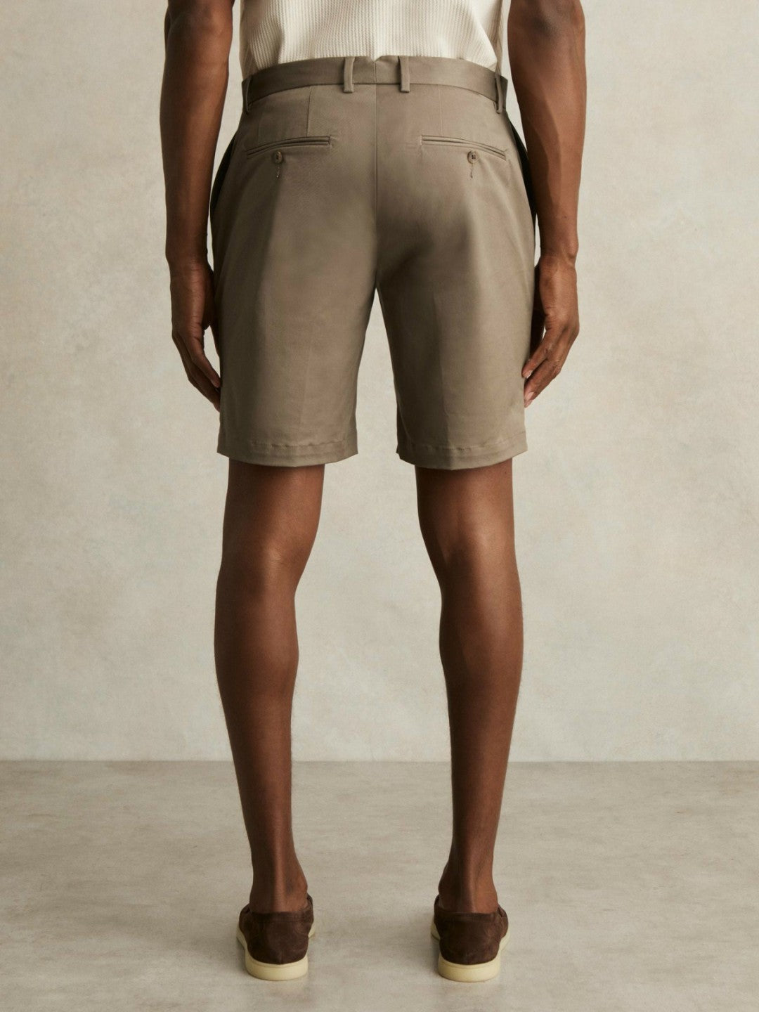 Oe Hampton Cotton Chino Shorts with Stretch in Taupe Men | Reiss