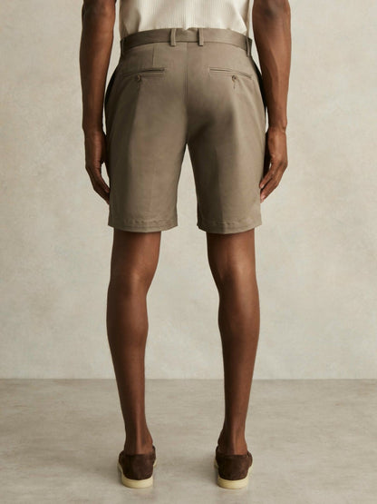 Oe Hampton Cotton Chino Shorts with Stretch in Taupe Men | Reiss