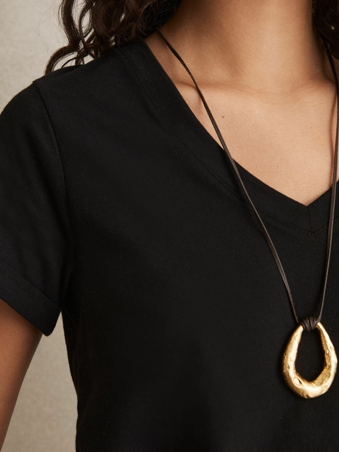 Cotton-Jersey V-Neck T-Shirt in Black Women | Reiss