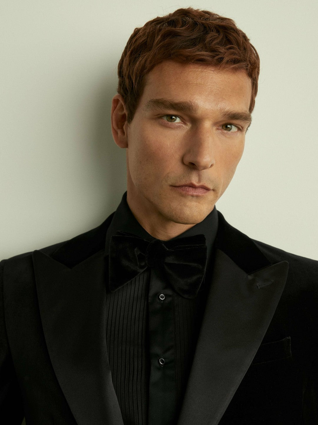 Velvet Bow Tie in Black Men | Reiss