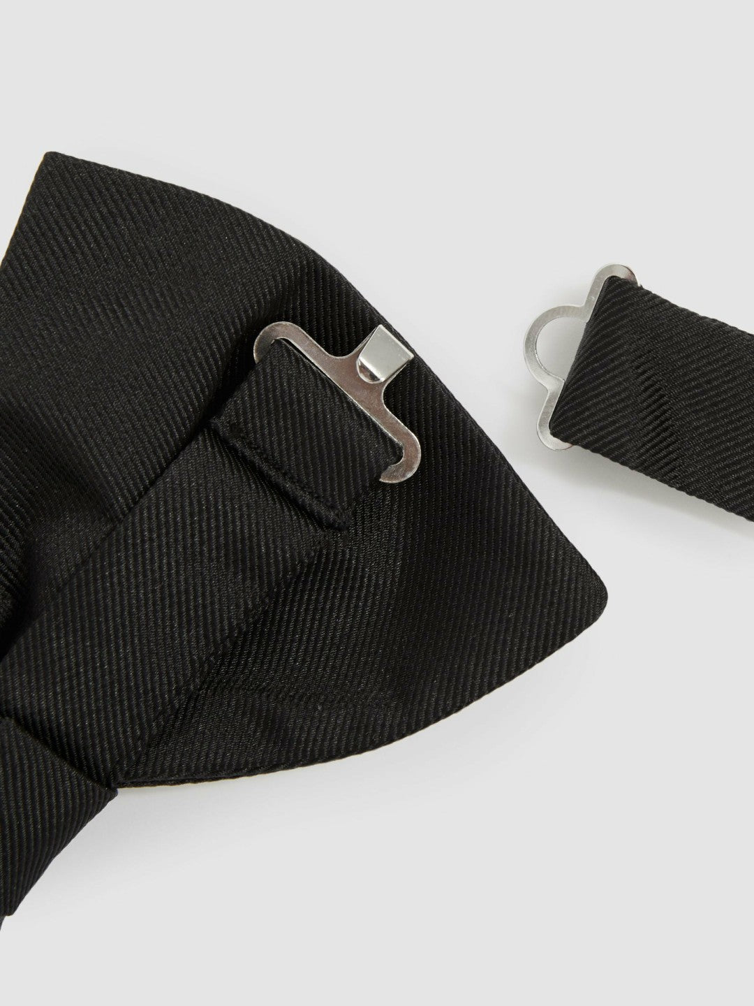 Grosgrain Silk Bow Tie in Black Men | Reiss