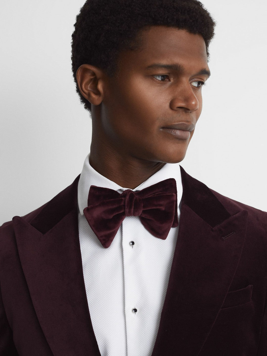 Velvet Bow Tie in Bordeaux Men | Reiss