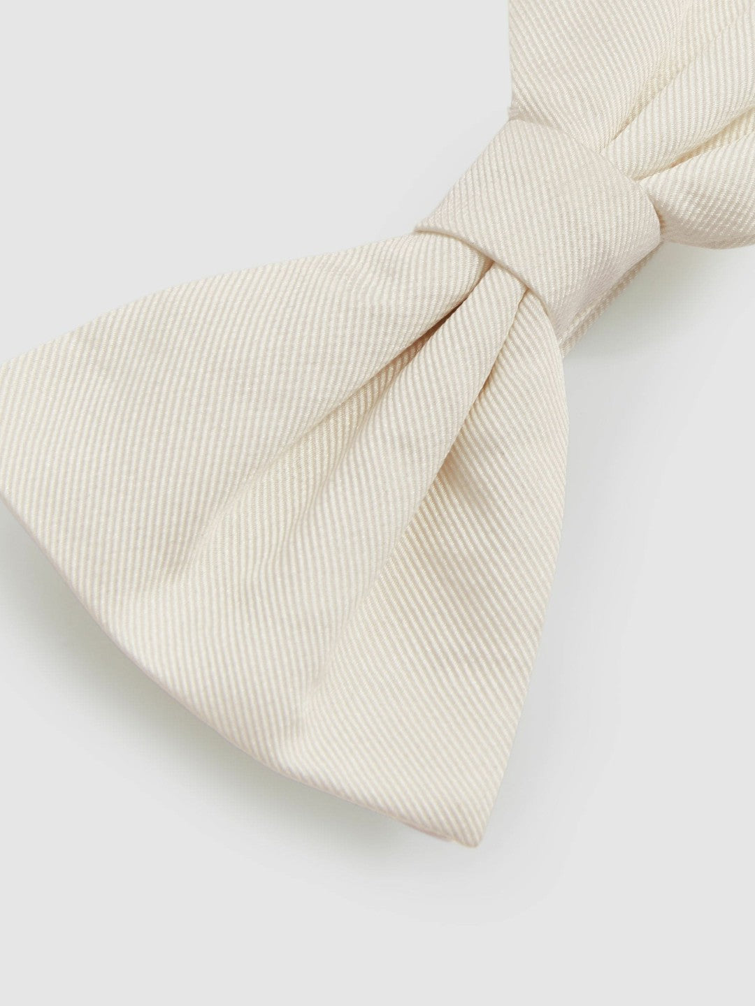 Grosgrain Silk Bow Tie in Ivory Men | Reiss