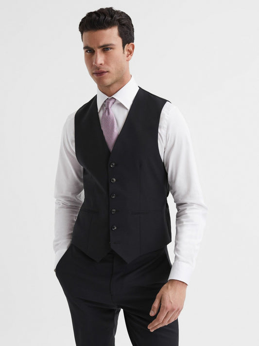 Modern Fit Travel Waistcoat in Black Men | Reiss