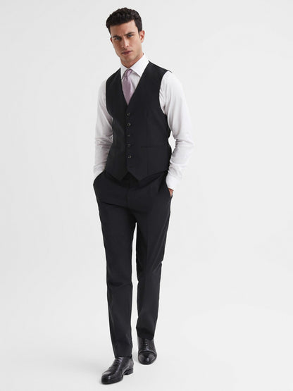 Modern Fit Travel Waistcoat in Black Men | Reiss