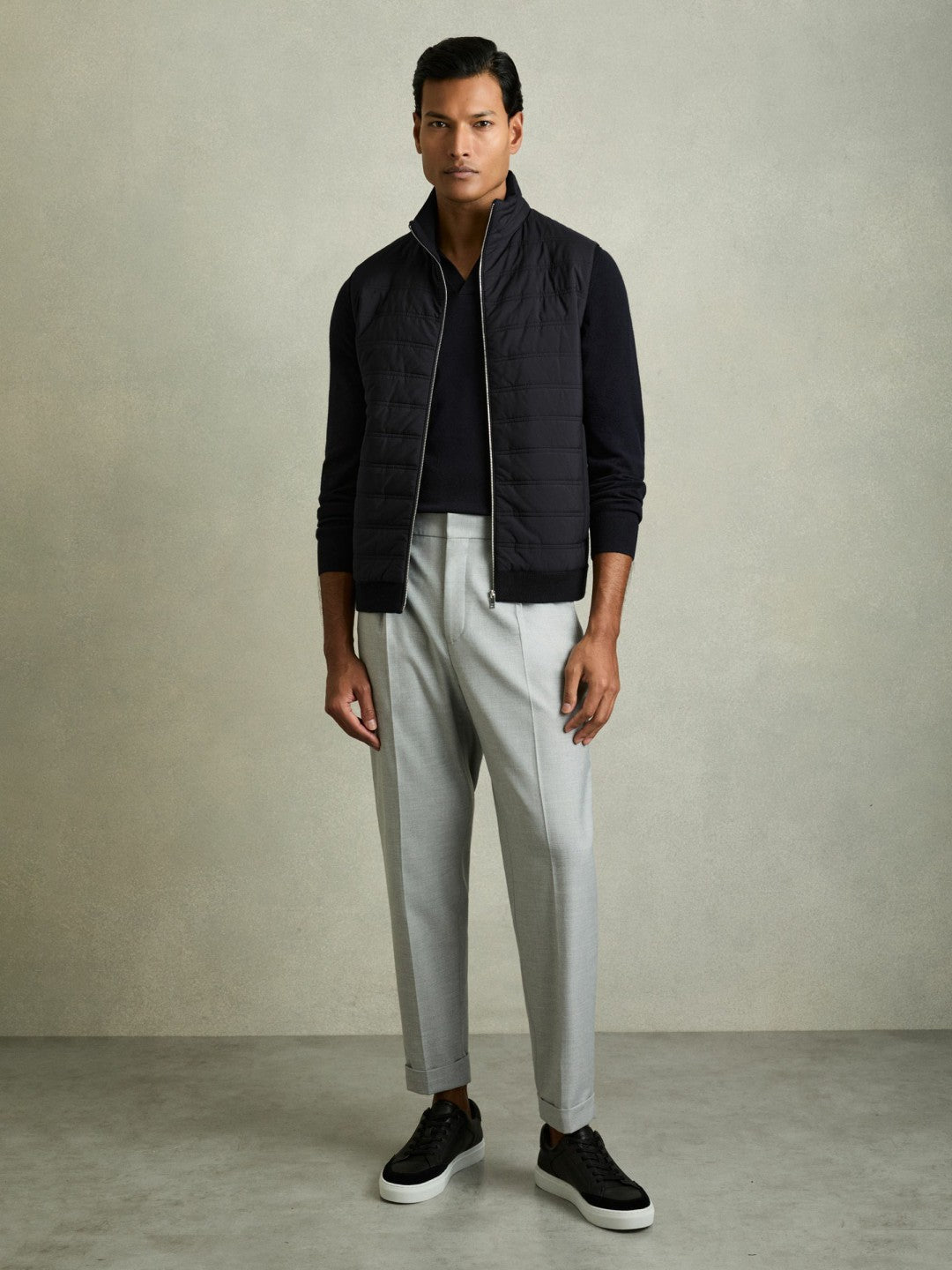 Hybrid Quilt and Knit Zip-Through Gilet in Navy Men | Reiss