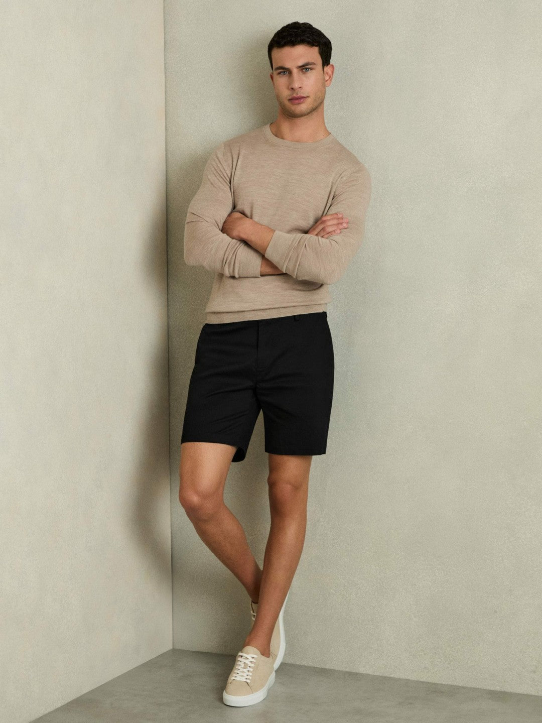 Short Length Casual Chino Shorts in Black Men | Reiss