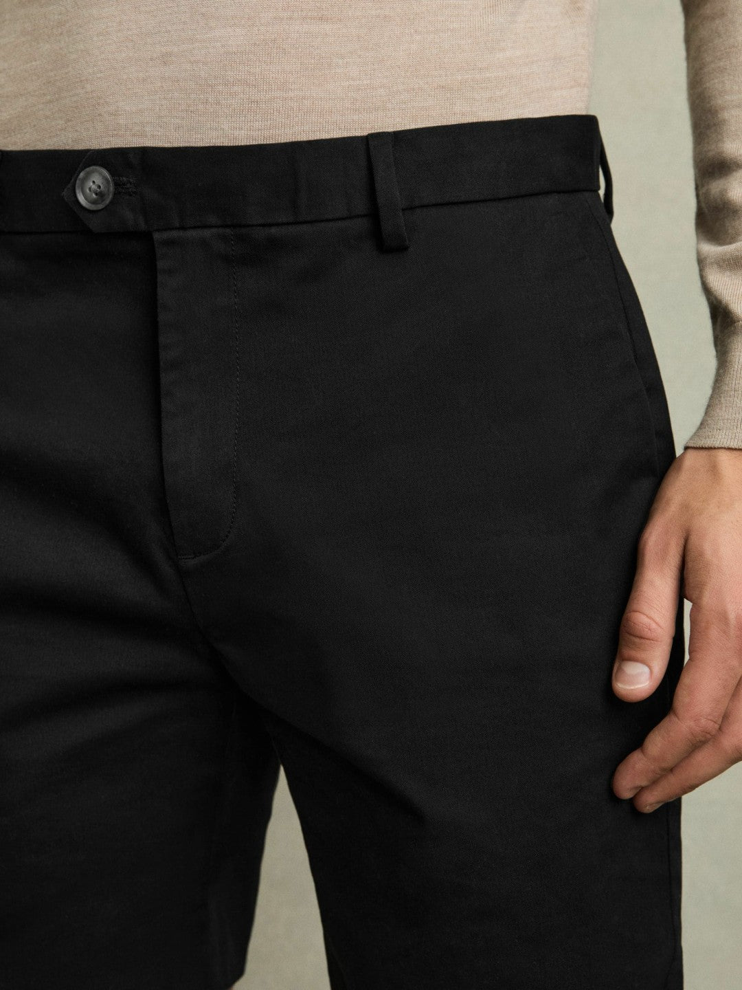 Short Length Casual Chino Shorts in Black Men | Reiss