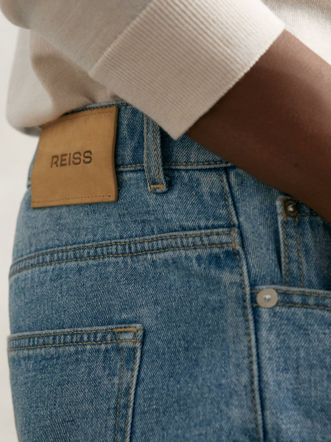 Loose-Fit Jeans in Light Blue Wash Men | Reiss