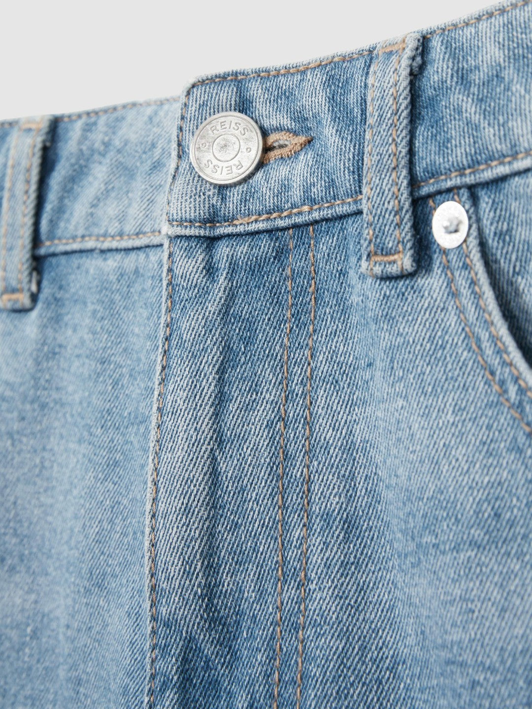 Loose-Fit Jeans in Light Blue Wash Men | Reiss