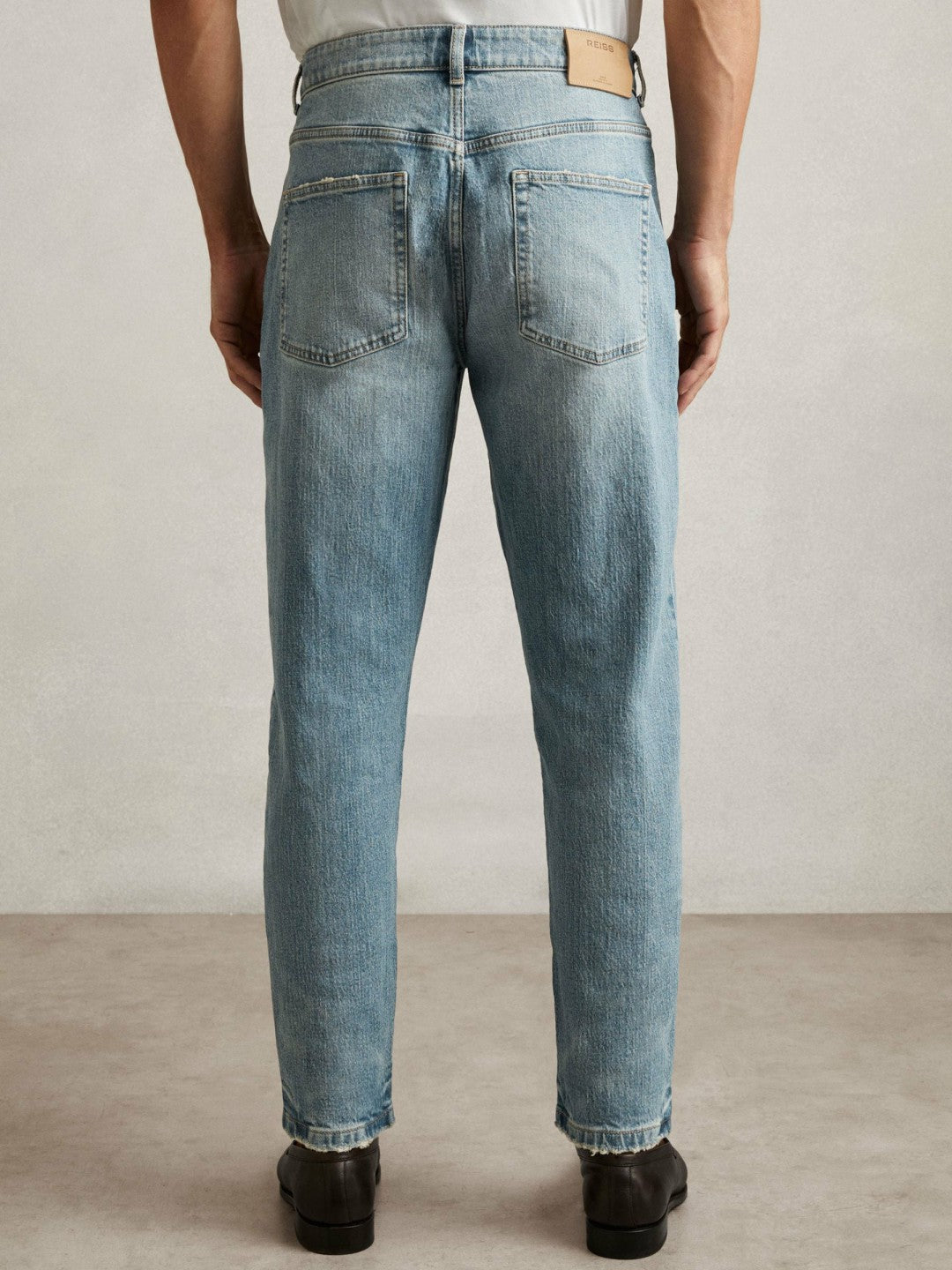 Relaxed-Fit Cropped Jeans in Light Blue Wash Men | Reiss