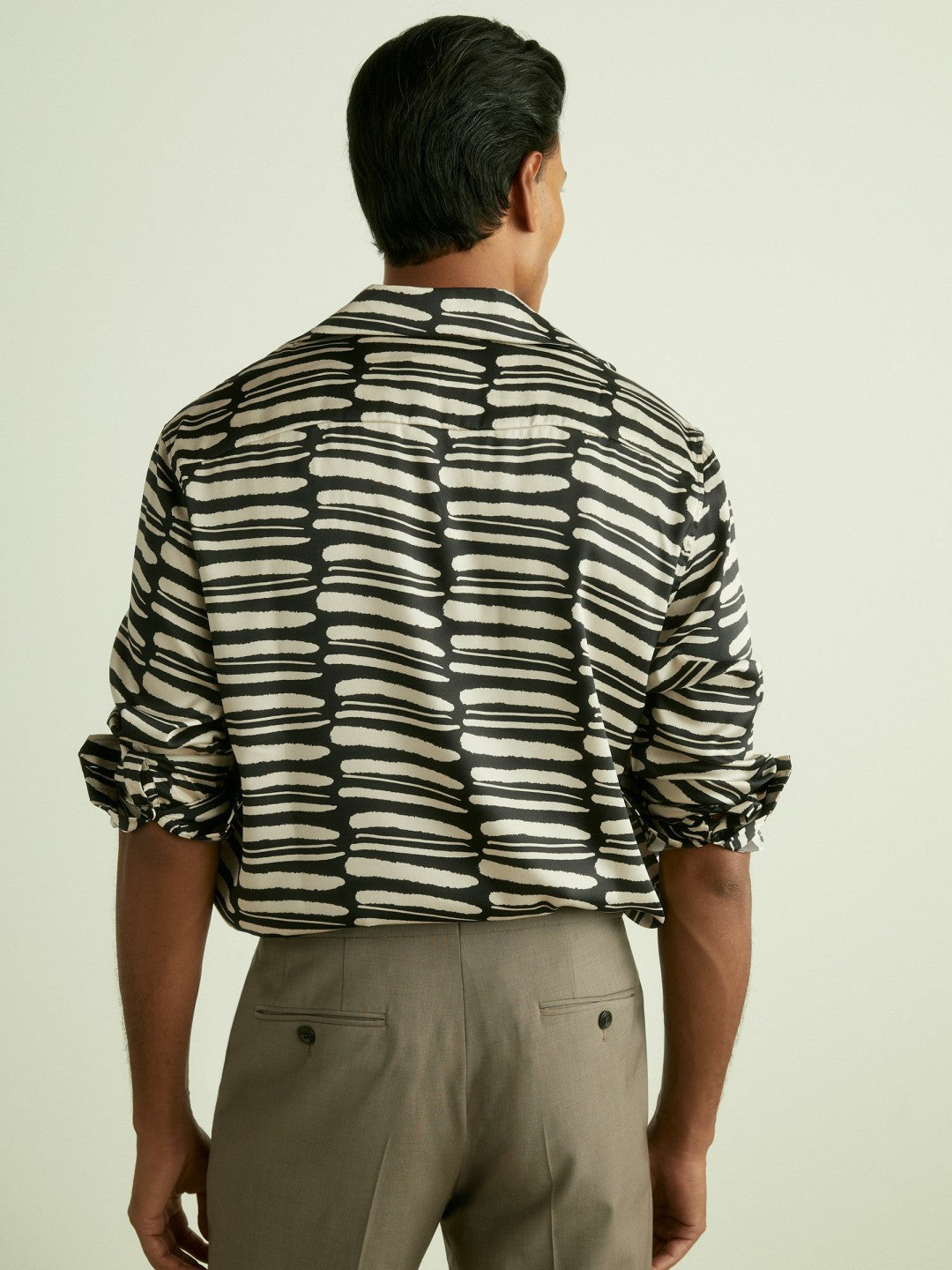 Abstract-Print Twill Cuban-Collar Shirt in Black/White Men | Reiss