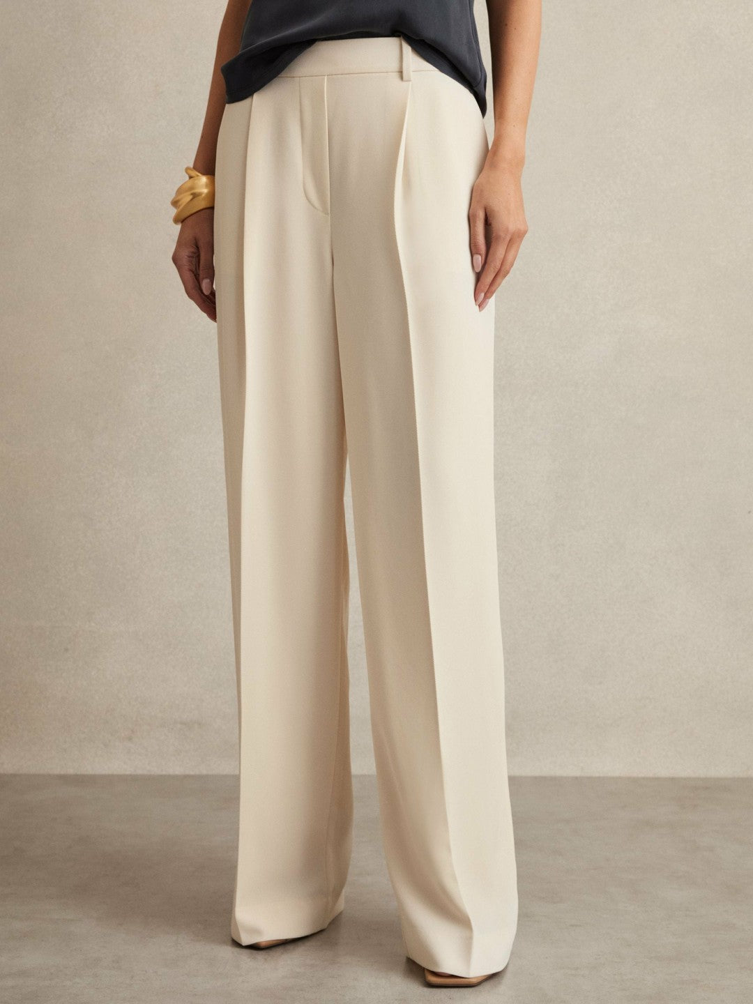 Petite Elasticated-Waist Wide-Leg Twill Trousers in Cream Women | Reiss