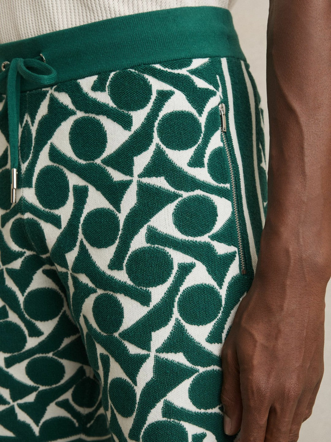 Abstract-Pattern Towelling Shorts in Green/White Men | Reiss