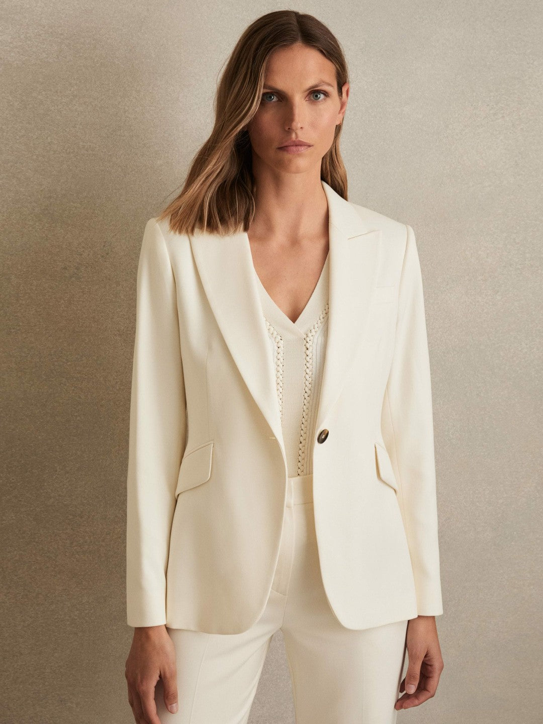 Single-Breasted Peak-Lapel Tailored Blazer in Cream Women | Reiss