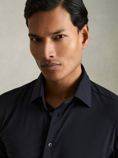 Long-Sleeve Travel Shirt in Navy Men | Reiss