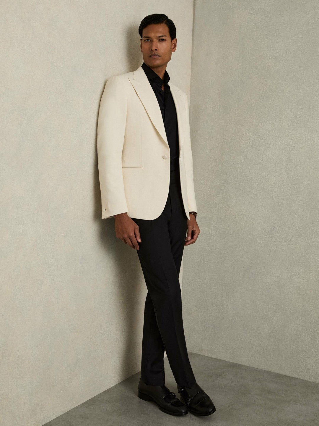 Regular Fit Slim-Fit Cotton Double-Cuff Shirt in Black Men | Reiss