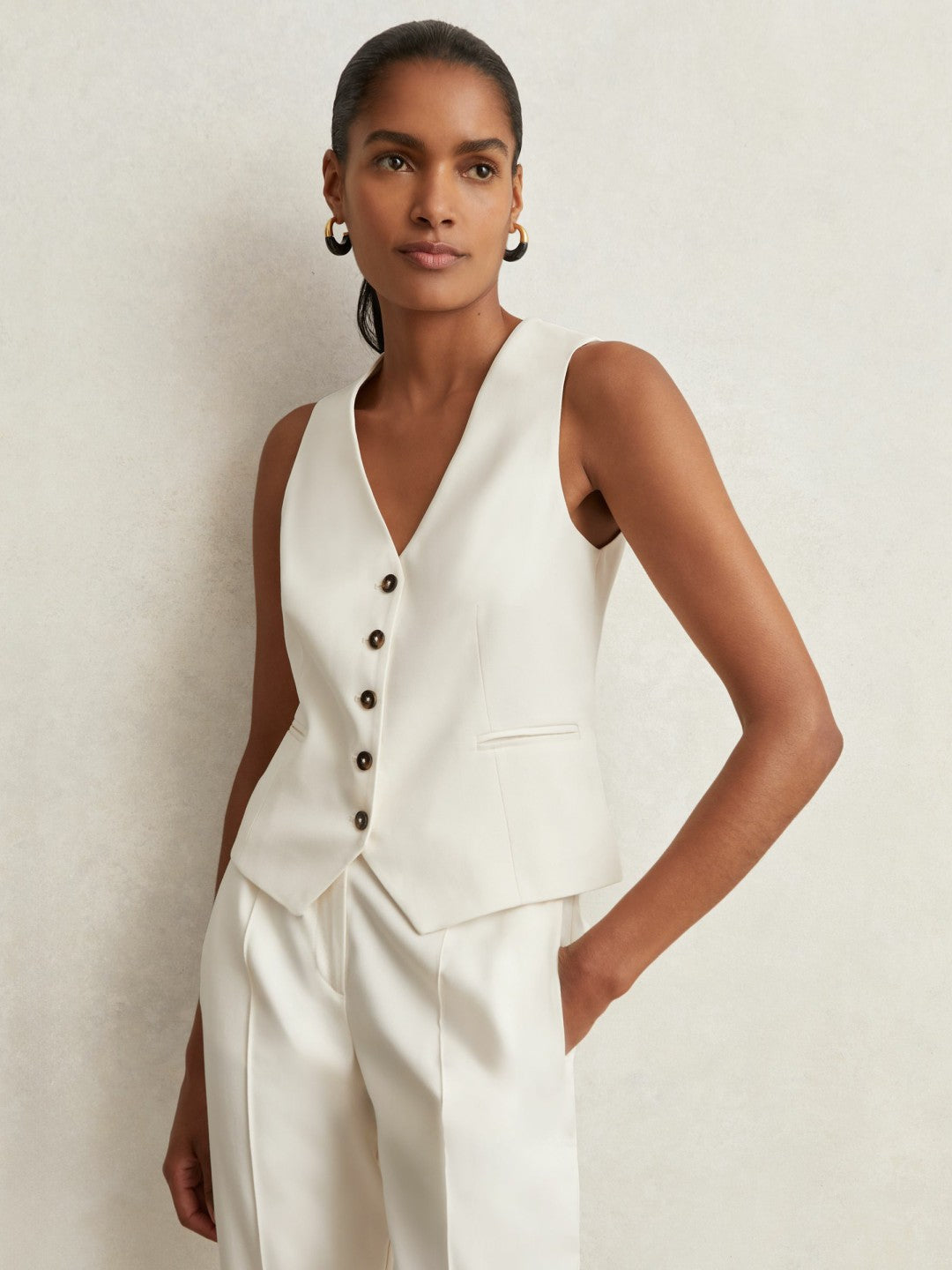Single Breasted Tailored Waistcoat in Cream Women | Reiss