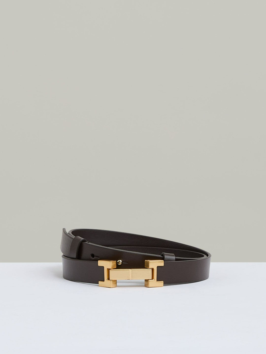 Leather Square Hinge Belt in Chocolate Women | Reiss