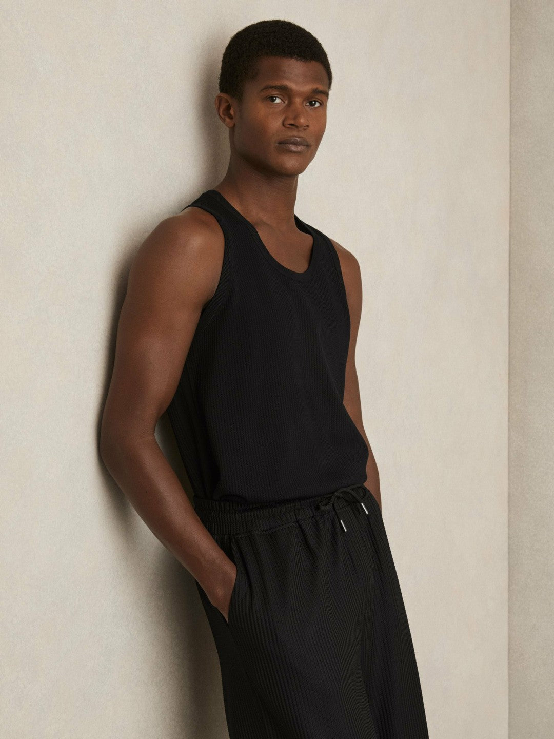 Textured Crew Neck Ribbed Vest in Black Men | Reiss