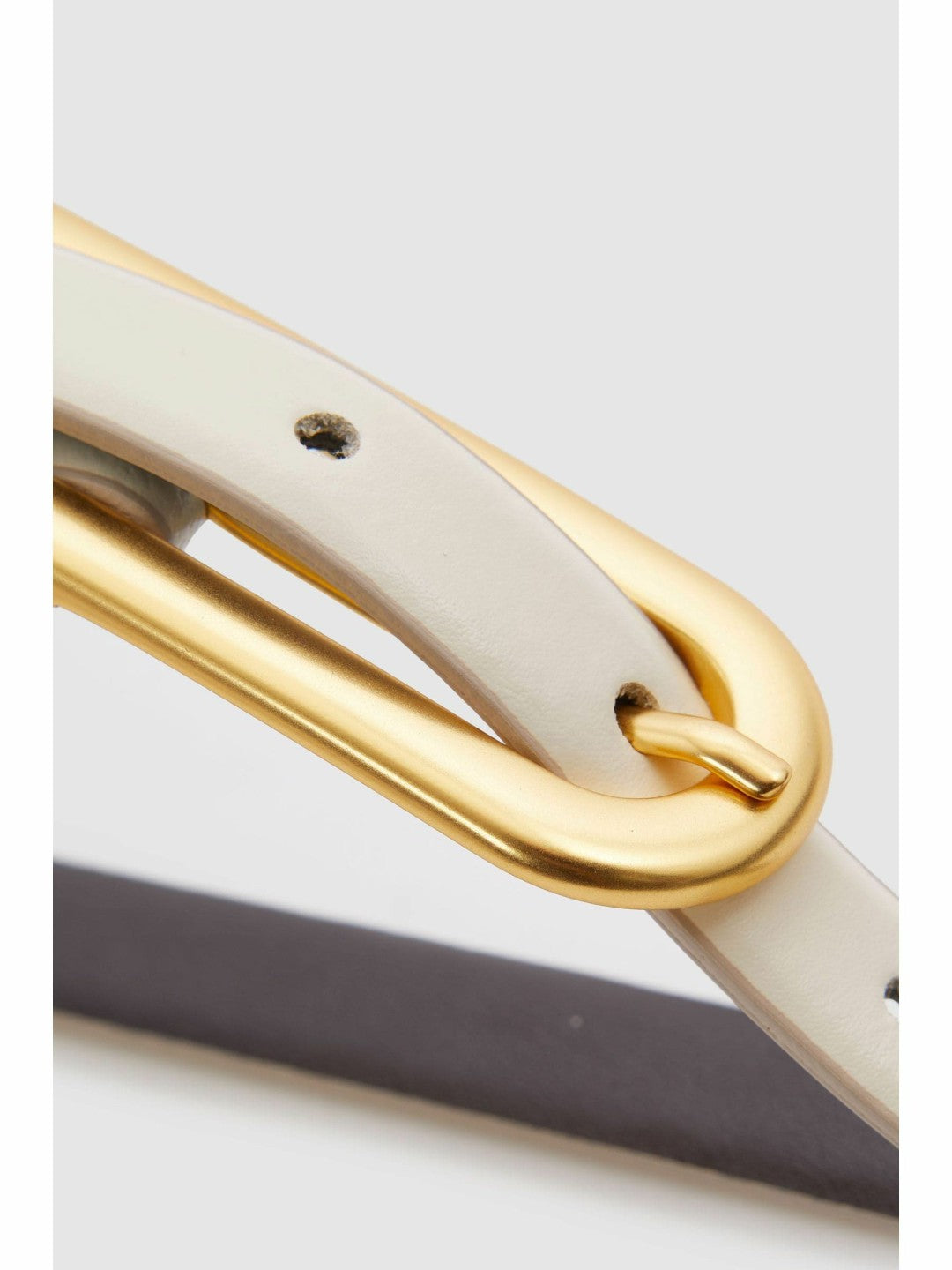 Thin Leather Elongated Buckle Belt in Off White Women | Reiss