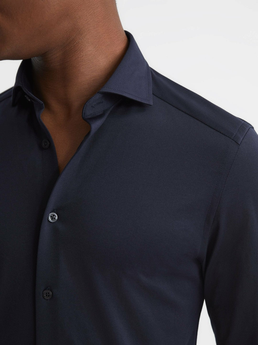 Cotton-Blend Jersey Cutaway-Collar Shirt in Navy Men | Reiss