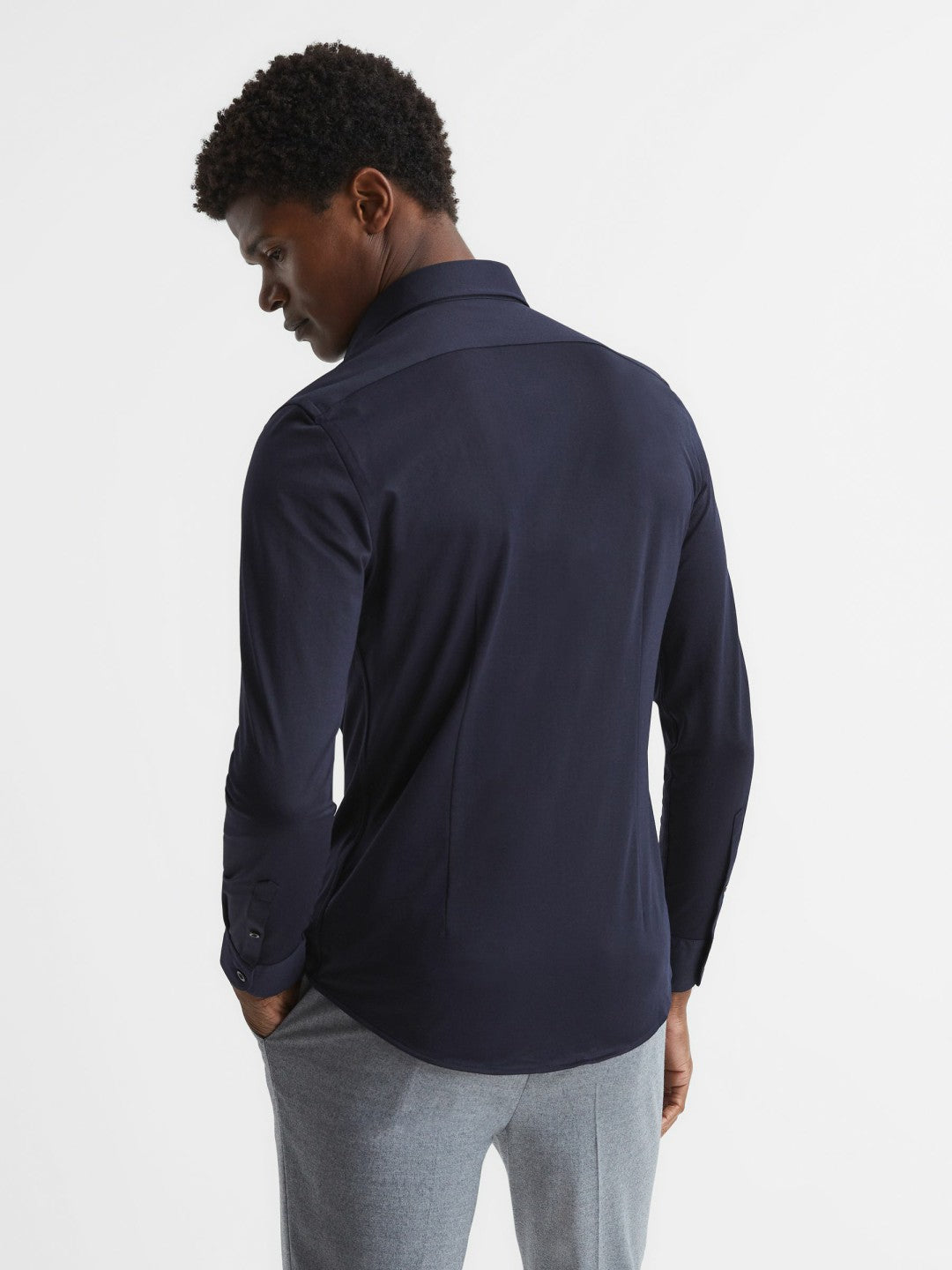 Cotton-Blend Jersey Cutaway-Collar Shirt in Navy Men | Reiss