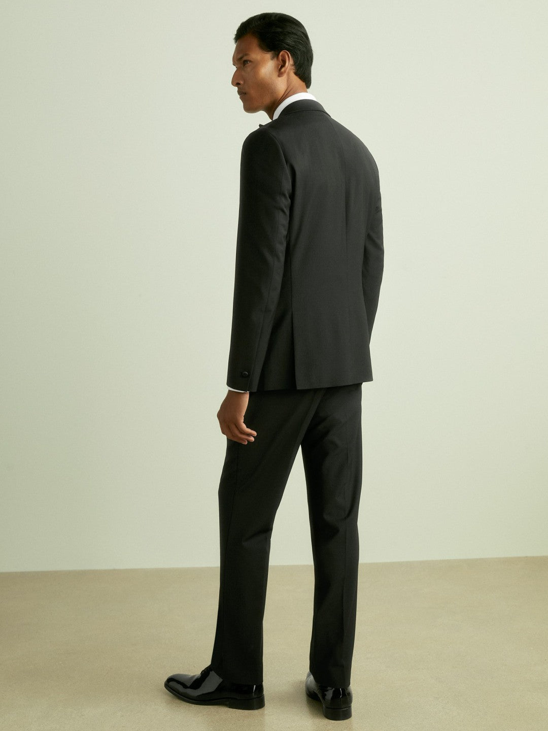 Regular Fit Single Breasted Tuxedo Jacket in Black Men | Reiss