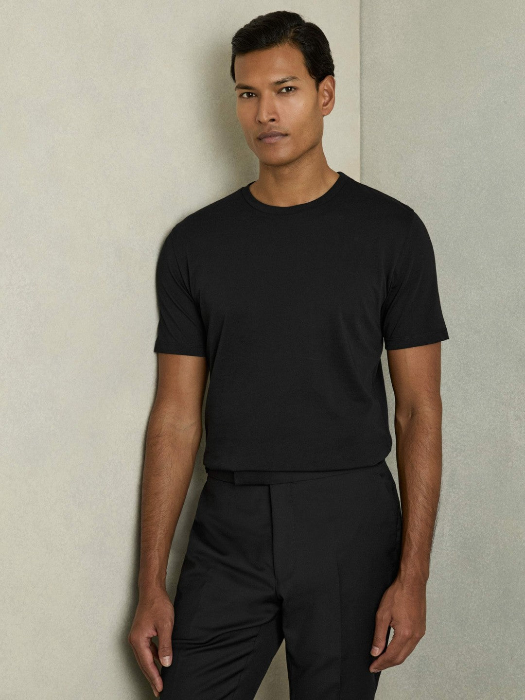 Cotton Crew Neck T-Shirt in Black Men | Reiss