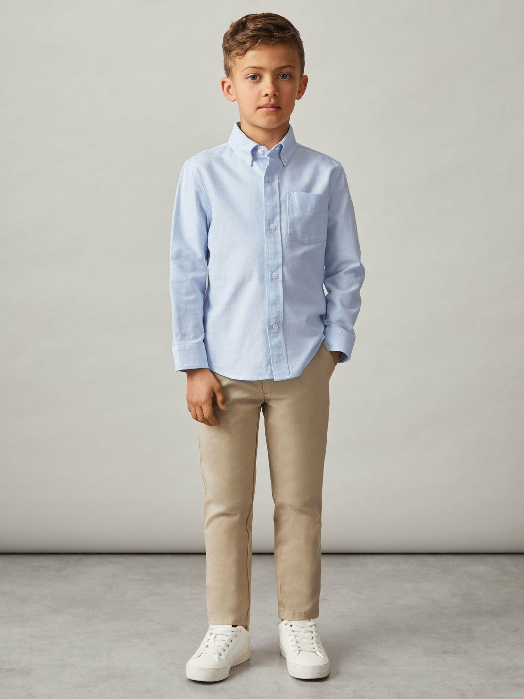 9-13 yrs Button Down Oxford Shirt in Soft Blue Children & Baby | Reiss