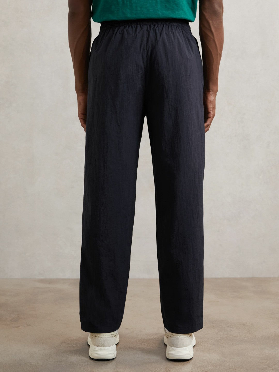 Les Deux Technical Logo Joggers in Dark Navy Men | Reiss