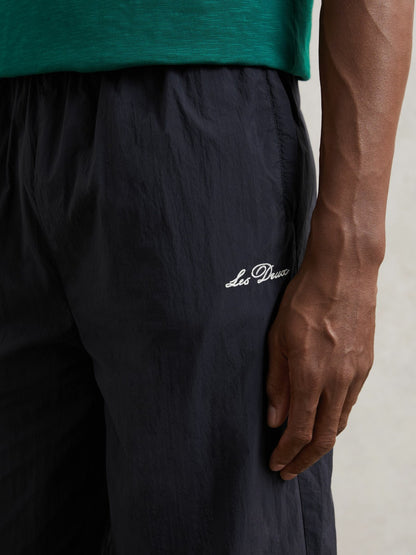 Les Deux Technical Logo Joggers in Dark Navy Men | Reiss