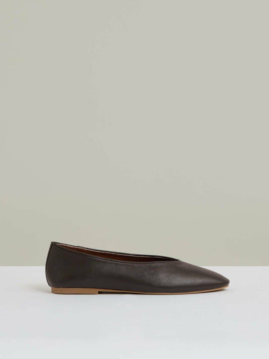 Leather Rounded-Point Toe Ballet Flats in Chocolate Women | Reiss