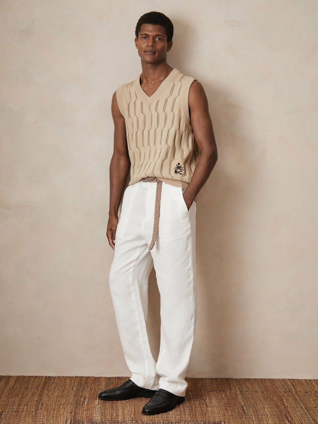 | Ché Pointelle V-Neck Vest in Stone Men | Reiss