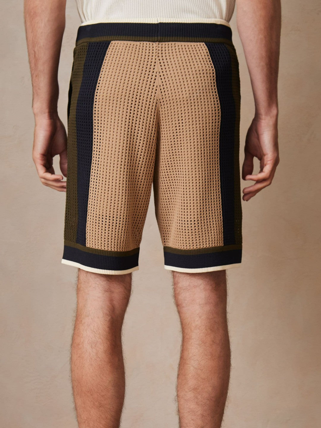 | Ché Crochet Colour-Block Shorts in Camel/Green Men | Reiss