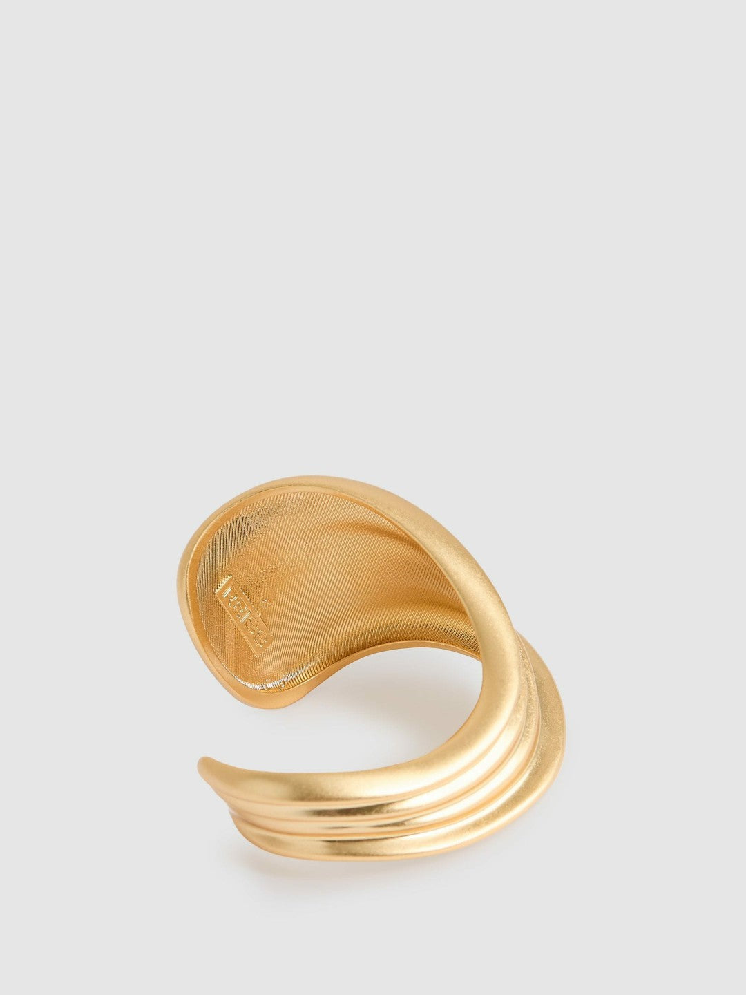 Fluid Sculpted Cuff in Gold Tone Women | Reiss