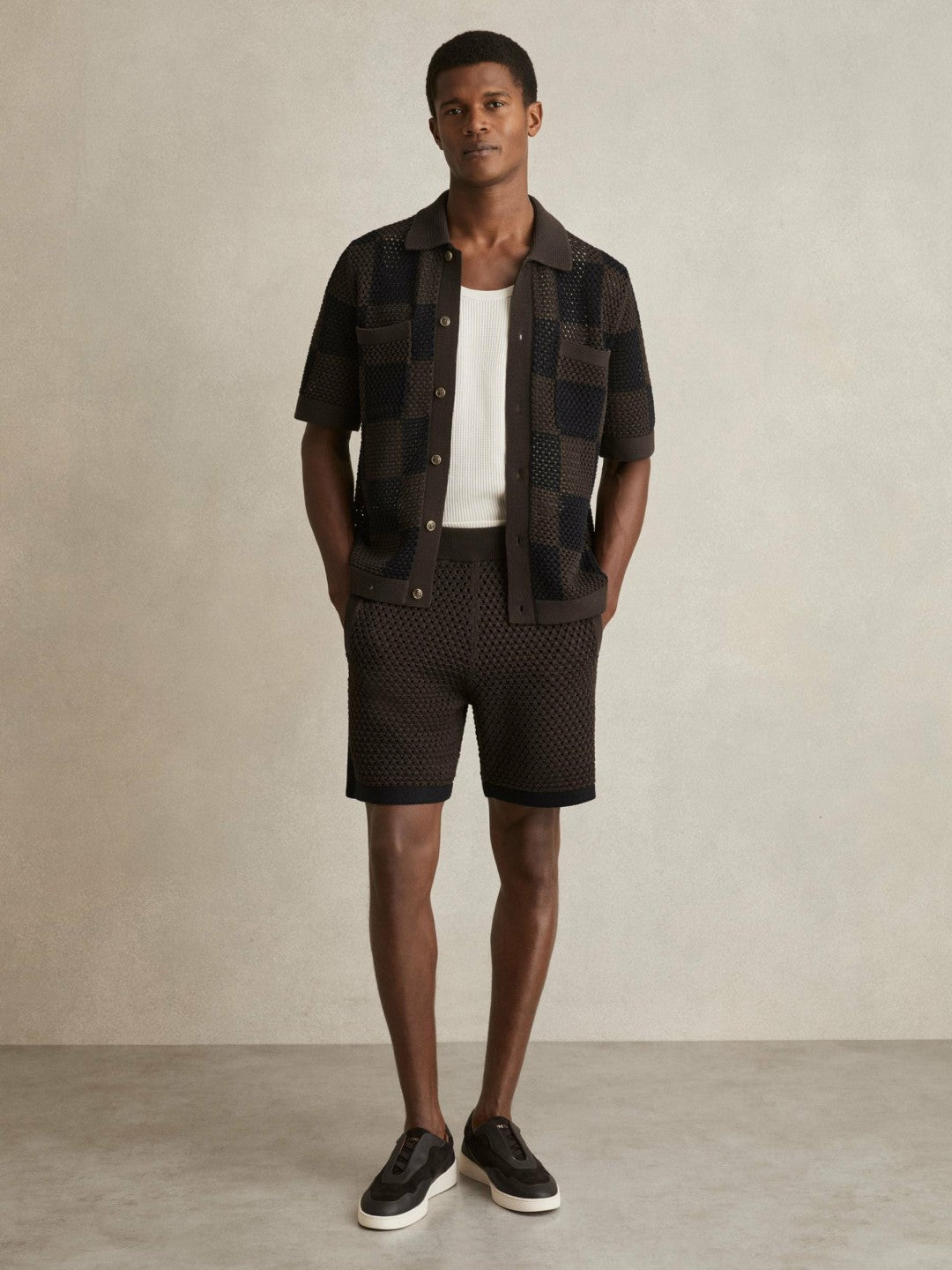 Cotton-Blend Crochet Shorts in Chocolate/Navy Men | Reiss