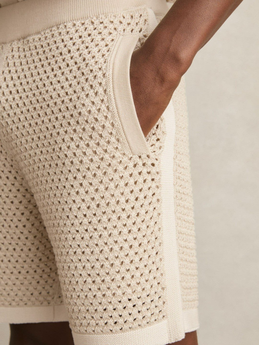 Cotton-Blend Crochet Shorts in Taupe/Off White Men | Reiss