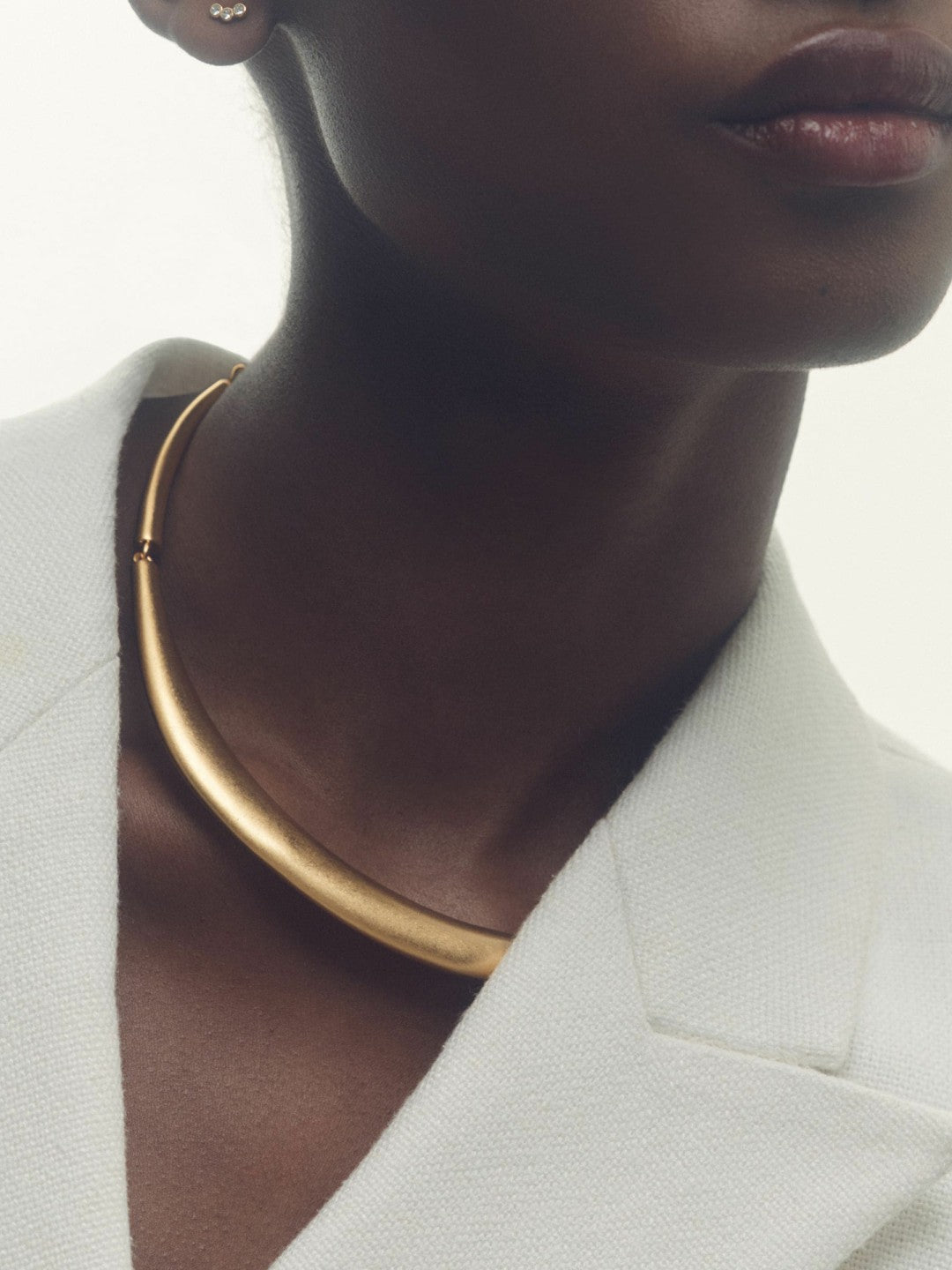 Polished Curve Choker in Gold Tone Women | Reiss
