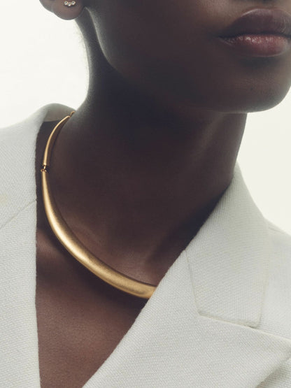 Polished Curve Choker in Gold Tone Women | Reiss