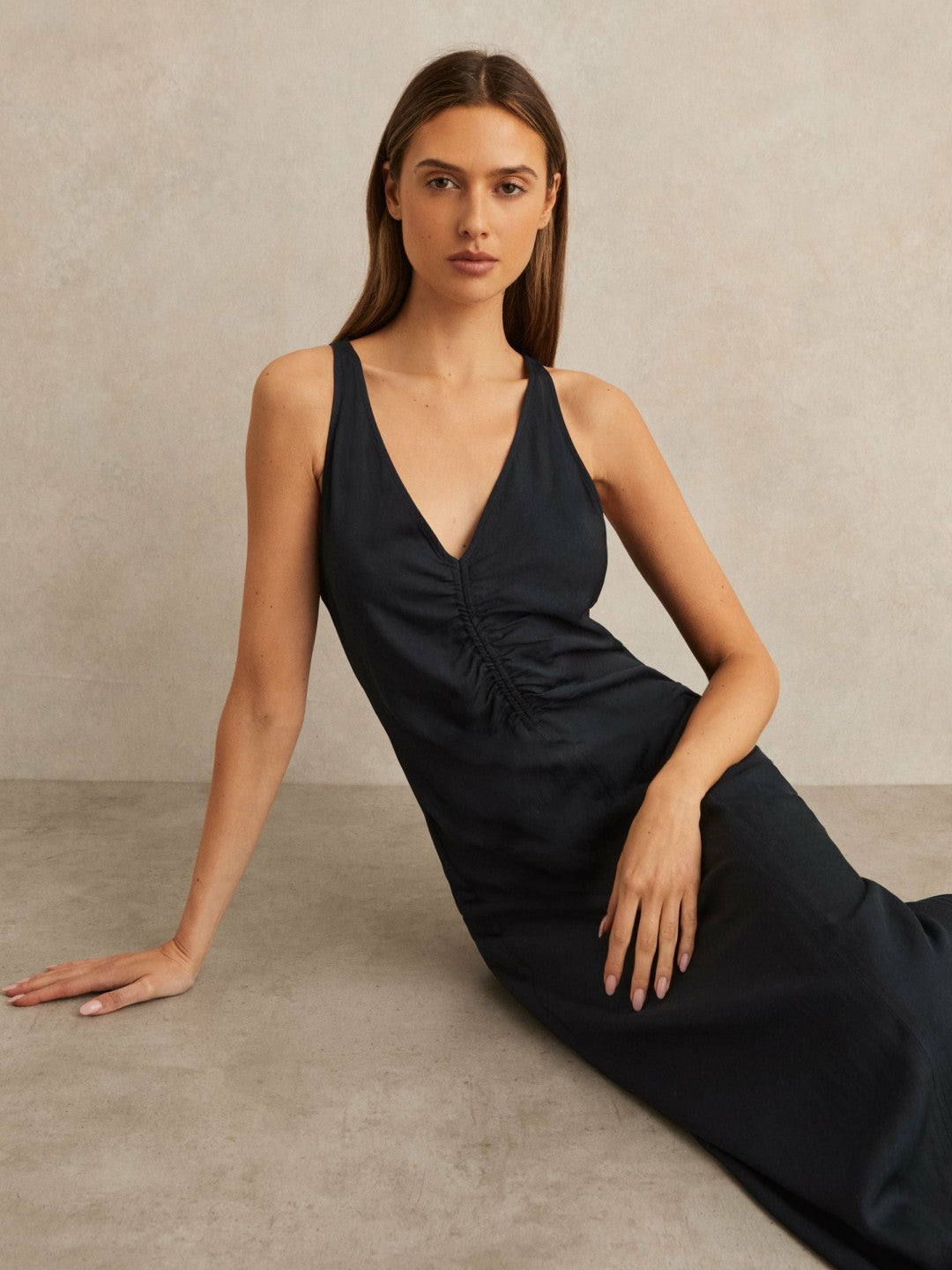 Ruched Sleeveless Midi Dress With Linen in Navy Women | Reiss