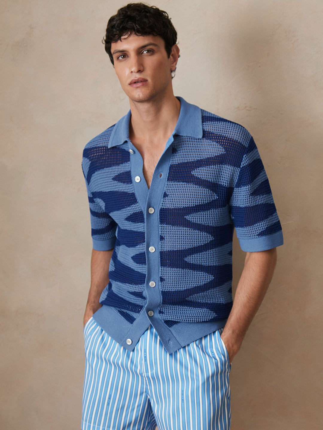 | Ché Wave Crochet Shirt in Blue Men | Reiss
