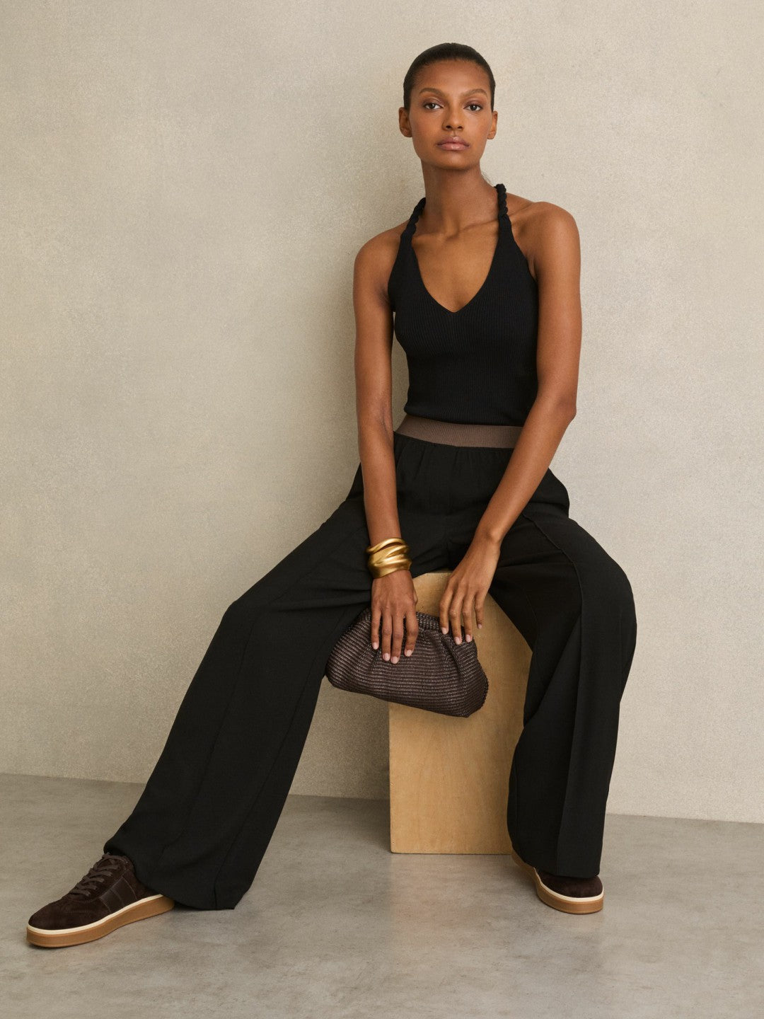 Petite Wide-Leg Elasticated-Waist Trousers in Black Women | Reiss