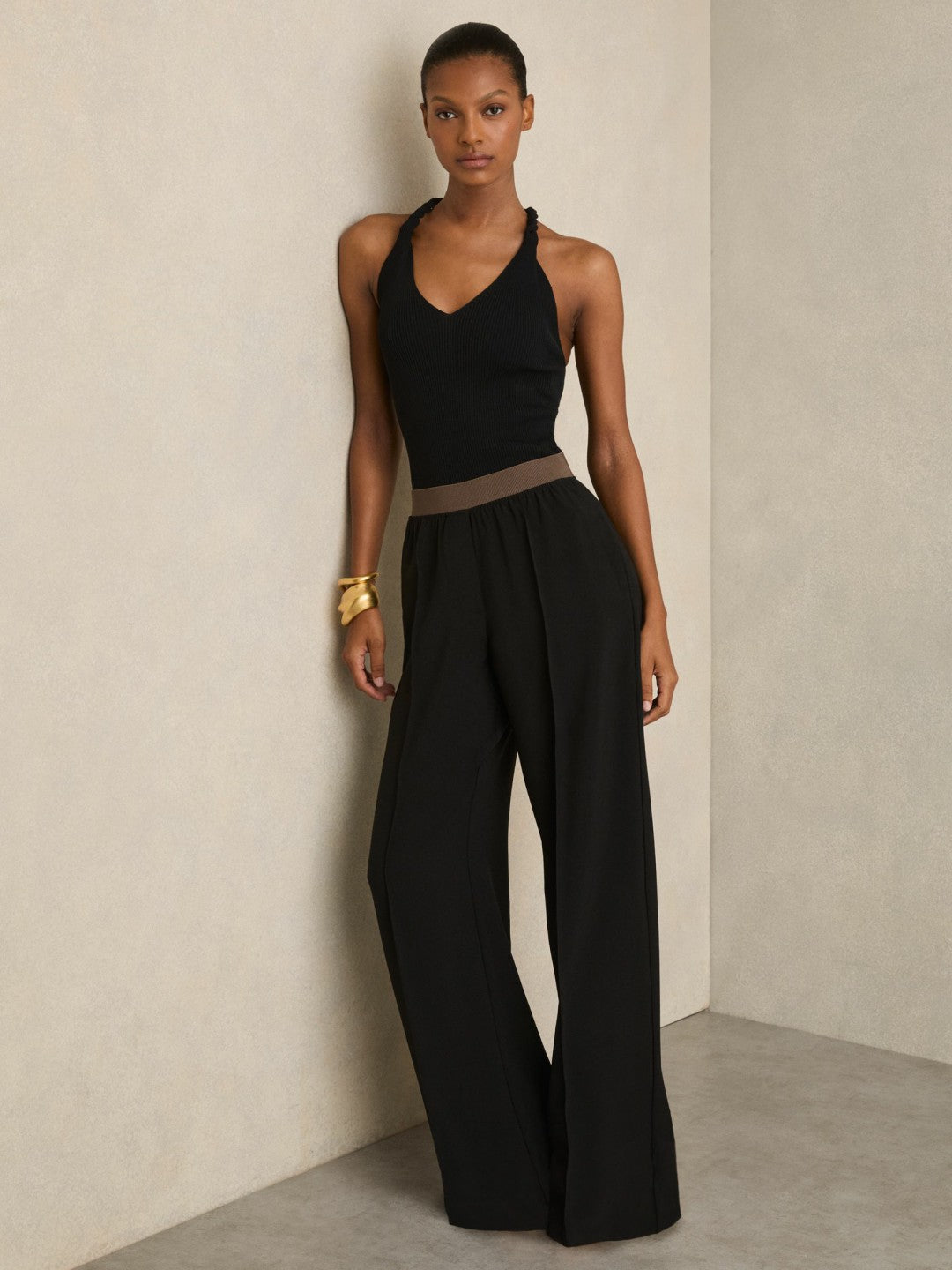 Petite Wide-Leg Elasticated-Waist Trousers in Black Women | Reiss