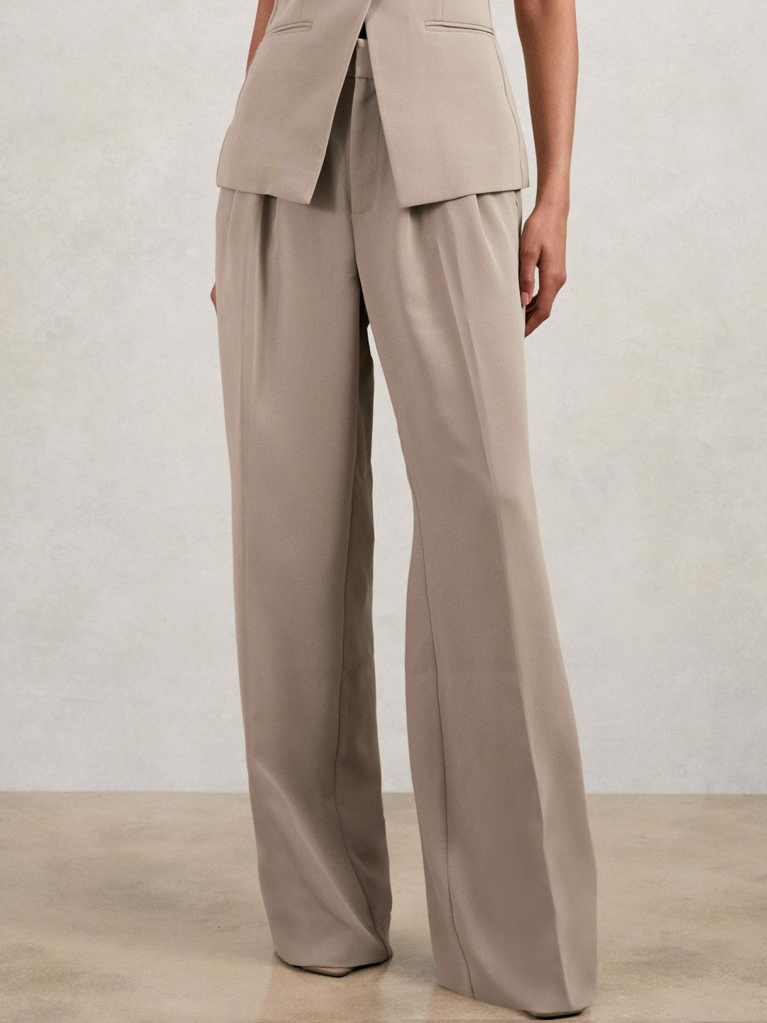 Good American Tailored Trousers in Beige Women | Reiss